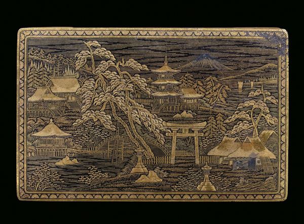 Scatola niellata in oro 9 kt con veduta del Fuji e interno inciso con volo di uccelli. Giappone, Meji (1868-1912)