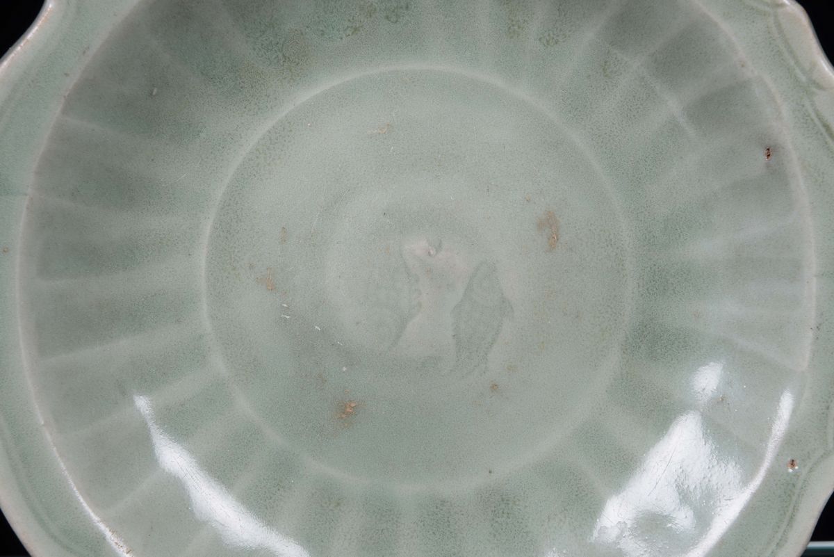 Piatto in Porcellana Celadon con Pesci, Cina, Dinastia Yuan (1279-1368)