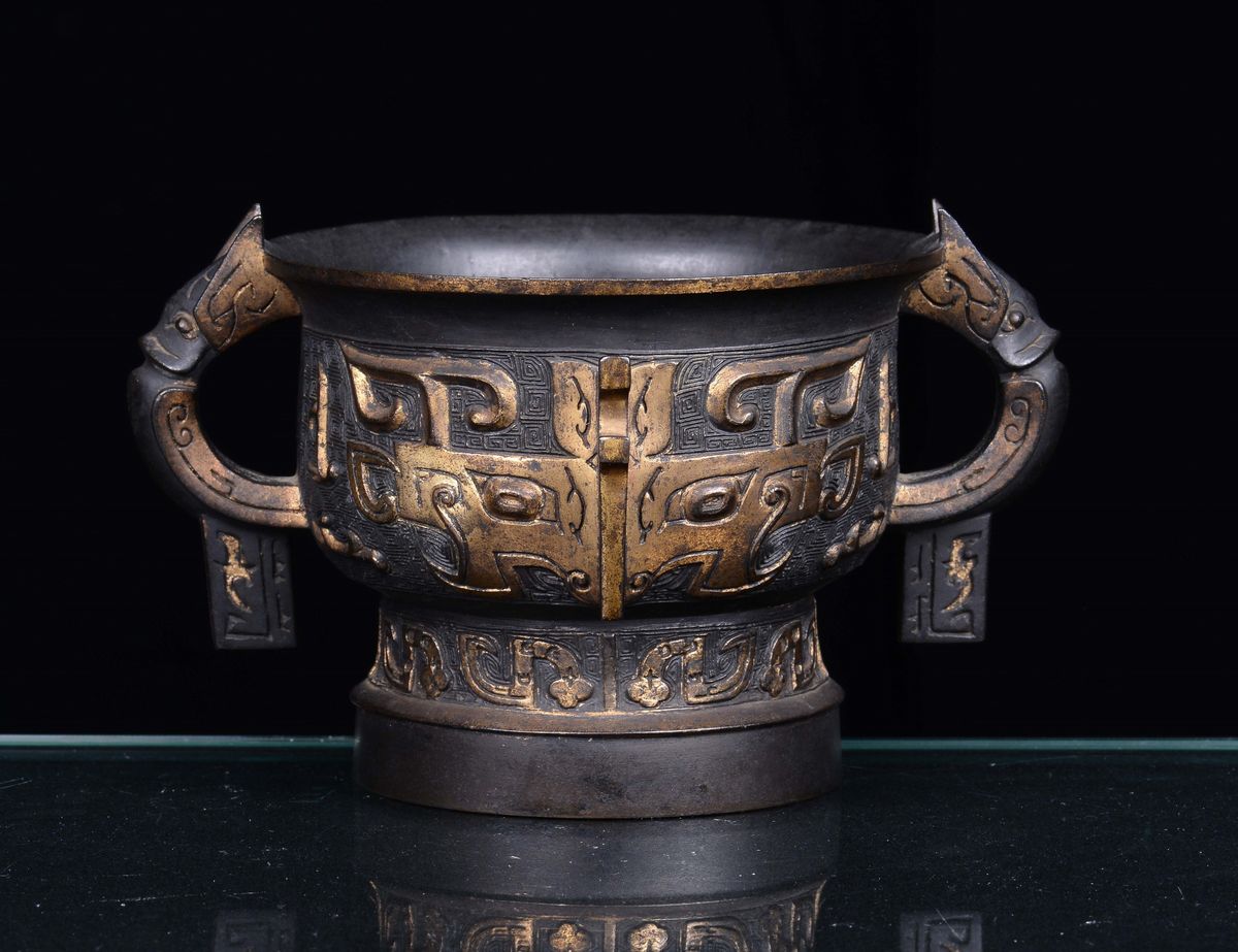 Incensiere o Gui di Forma Arcaica in Bronzo Parzialmente Dorato, Cina, Dinastia Ming, XVII Secolo