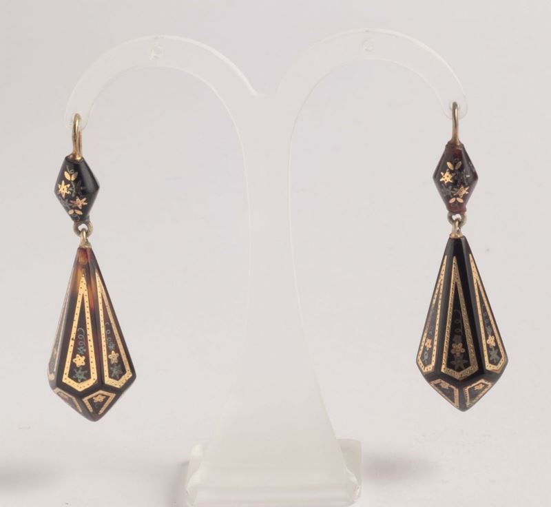 A pair of tortoise shell piqué posé earrings. 1870 circa  - Auction Silver, Ancient and Contemporary Jewels - Cambi Casa d'Aste
