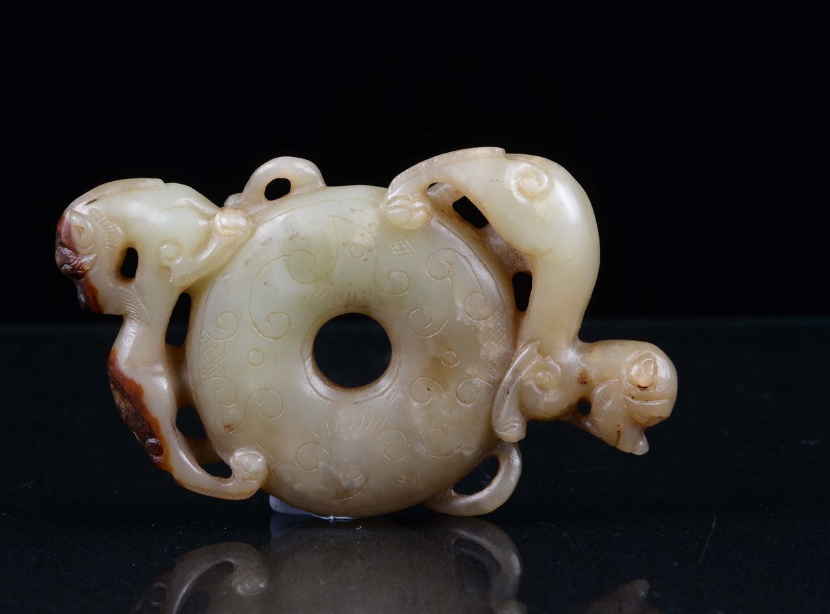 Giada Gialla Raffigurante Disco con Animali, Cina, Dinastia Qing, Periodo Qianlong (1736-1796)