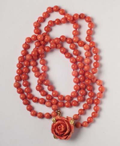 Collana Composta da Due Fili di Corallo Cerasuolo