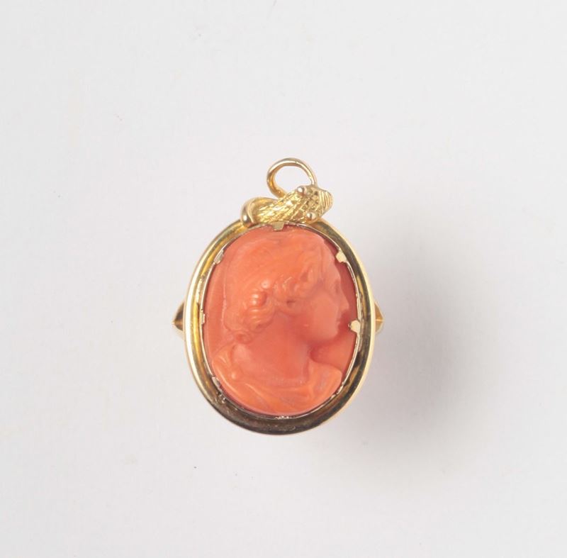 A coral carving cameo ring, gold mount  - Auction Silver, Ancient and Contemporary Jewels - Cambi Casa d'Aste
