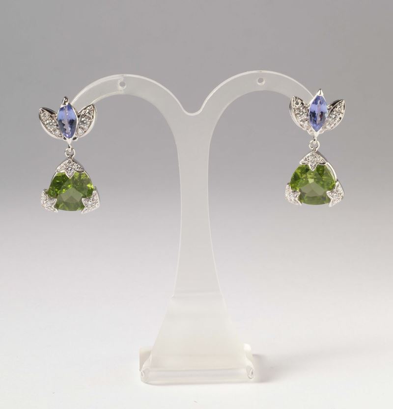 A pair of tanzanite, peridot and diamond pendent earpendants  - Auction Silver, Ancient and Contemporary Jewels - Cambi Casa d'Aste
