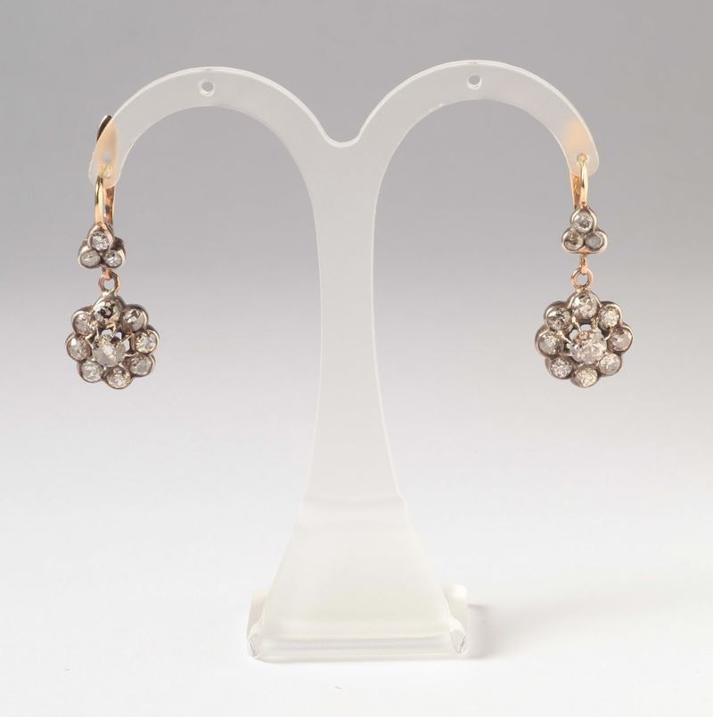 A pair of diamond earrings  - Auction Silver, Ancient and Contemporary Jewels - Cambi Casa d'Aste