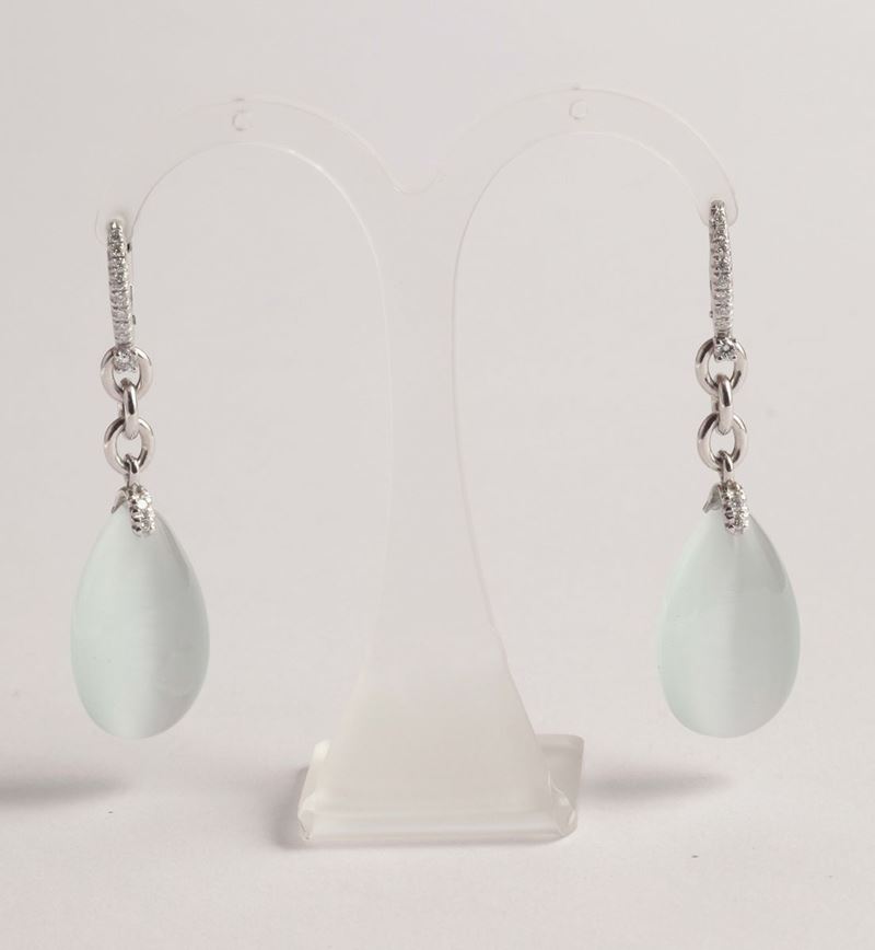 A pair of moonstone and diamond earpendants  - Auction Silver, Ancient and Contemporary Jewels - Cambi Casa d'Aste