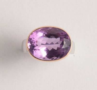 Anello con Ametista
