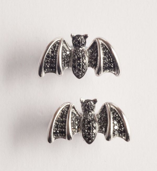 Bottoni da polso pipistrello con pavè di diamanti neri