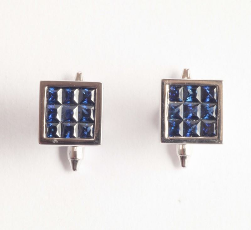 A calibré-cut sapphire and gold cufflinks  - Auction Silver, Ancient and Contemporary Jewels - Cambi Casa d'Aste