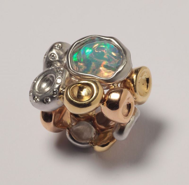 Bubble blower. An opal and diamond ring, by Enrico Cirio Italy 2003 circa  - Auction Silver, Ancient and Contemporary Jewels - Cambi Casa d'Aste