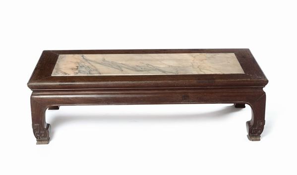 Tavolo da te in legno di Homu con piano in marmo, Cina, Dinastia Qing, XIX secolo