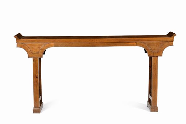 A Huali wood carved console, Qing Dynasty, 19th century