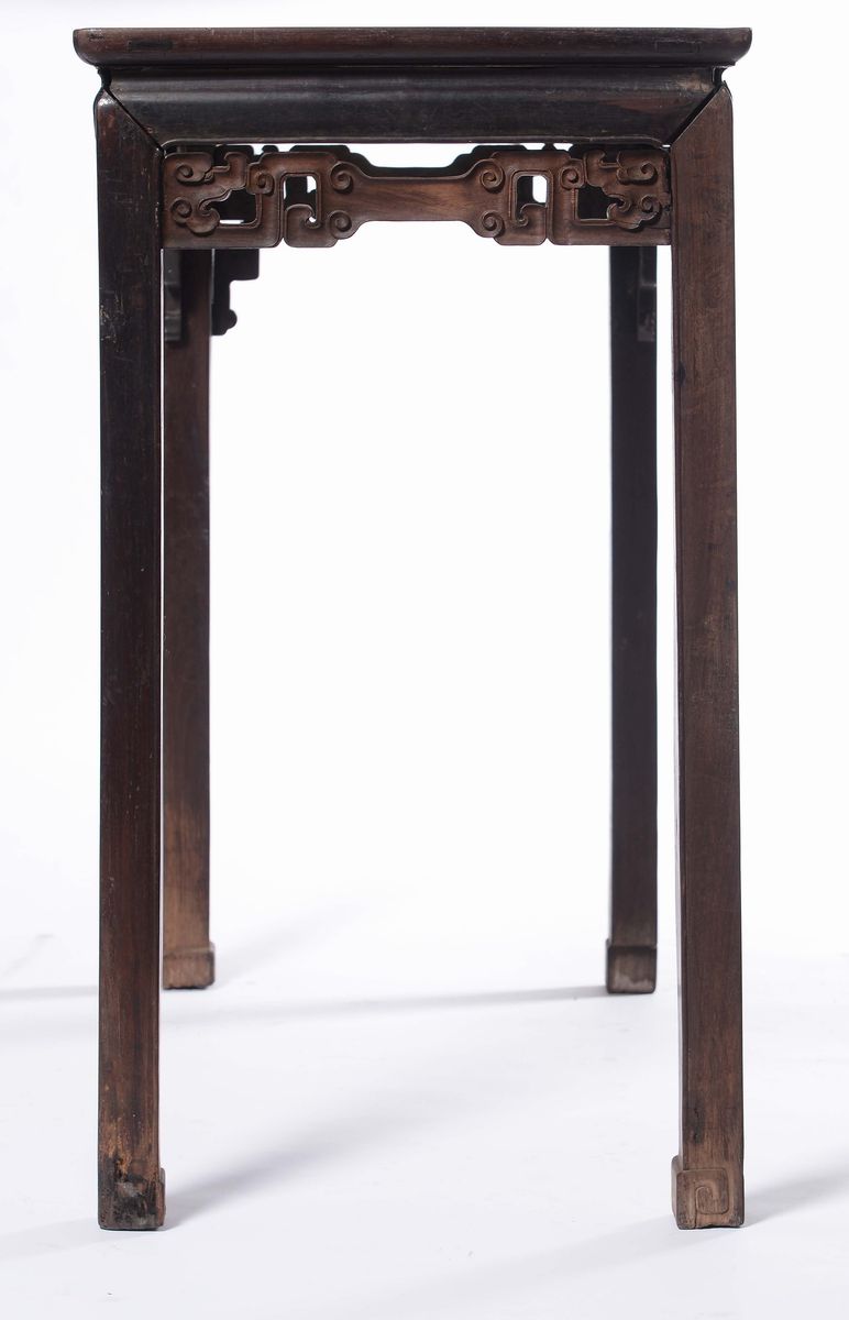 Console in Legno di Homu con Piano in Radica, Cina, Dinastia Qing, XIX Secolo