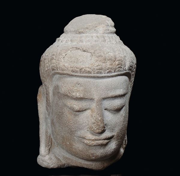 Testa in pietra di Khmer, Indocina, XII secolo