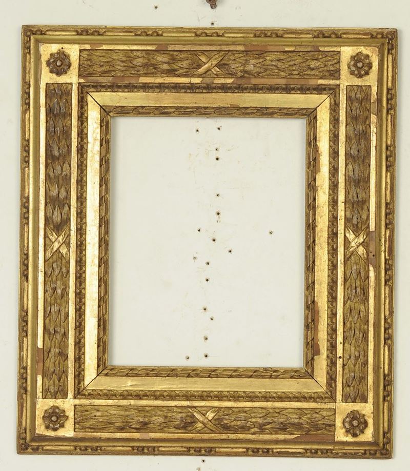 Cornice in legno intagliato e dorato. Italia Centrale periodo neoclassico  - Auction Antique Frames from 16th to 19th century - Cambi Casa d'Aste