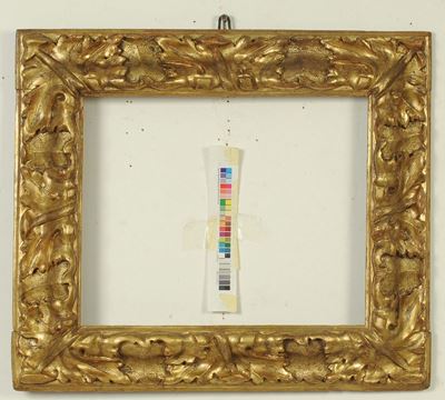 Cornice Intagliata a Grandi Foglie di Acanto Interamente Dorata. Emilia XVII Secolo