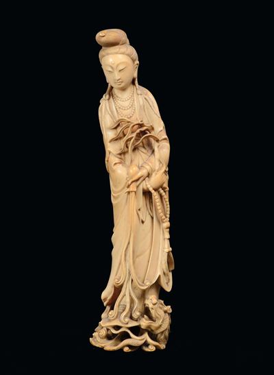 Scultura in Avorio Raffigurante Guanyin, Cina XX Secolo