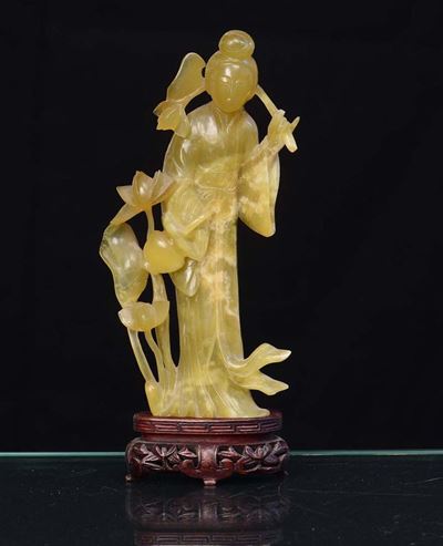 Figura Femminile in Pietra Saponaria, Cina Inizio XX Secolo