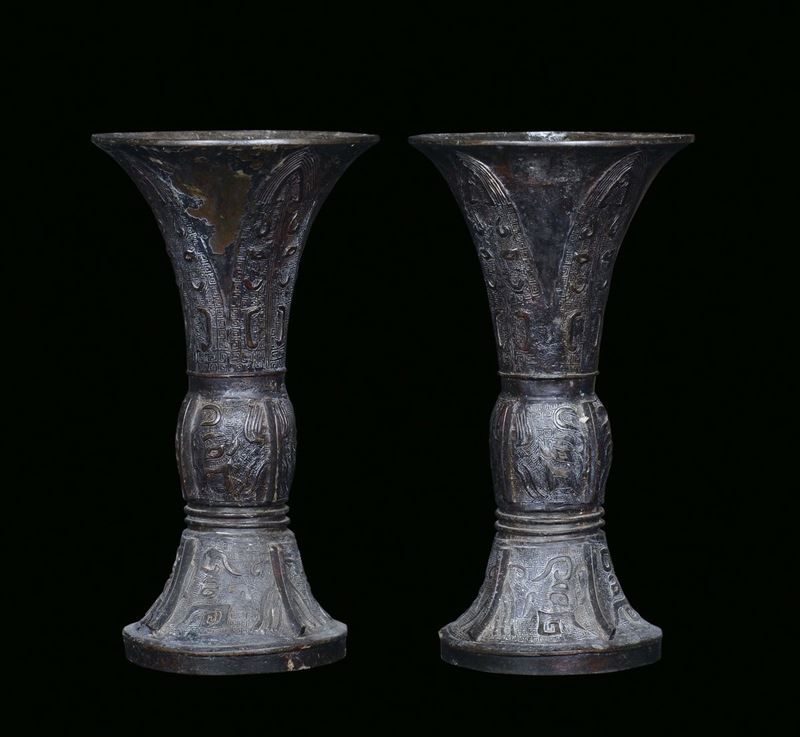 A pair of bronze vases, archaic shape  - Auction Fine Chinese Works of Art - Cambi Casa d'Aste