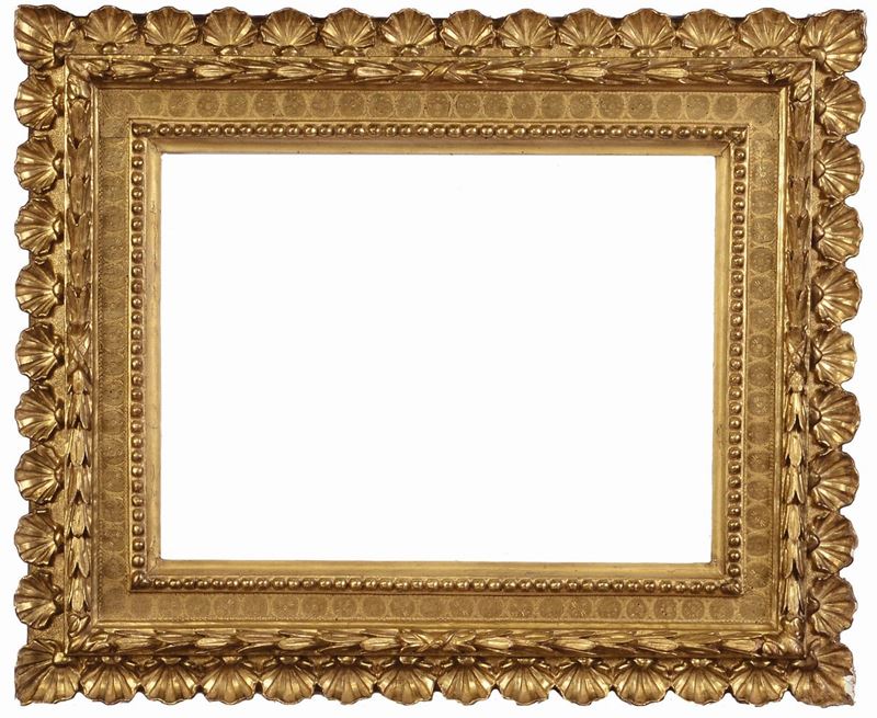 Cornice intagliata a conchiglie, bulinata ed interamente dorata, Toscana XVII secolo  - Auction Antique Frames from 16th to 19th century - Cambi Casa d'Aste