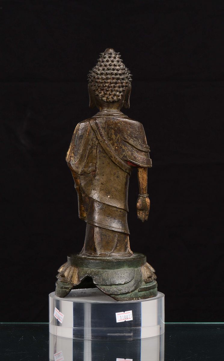 Figura di Buddha Eretto in Bronzo Dorato, Cina Dinastia Ming, XVI Secolo
