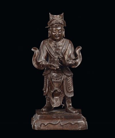Figura di Guandi Eretto in Bronzo con Teiera, Cina Dinastia Ming, XVII Secolo