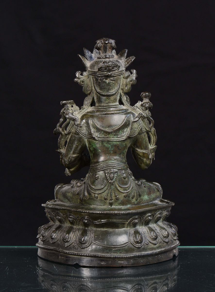 Figura di Amitayus in Bronzo, Cina, Dinastia Ming, XVII Secolo
