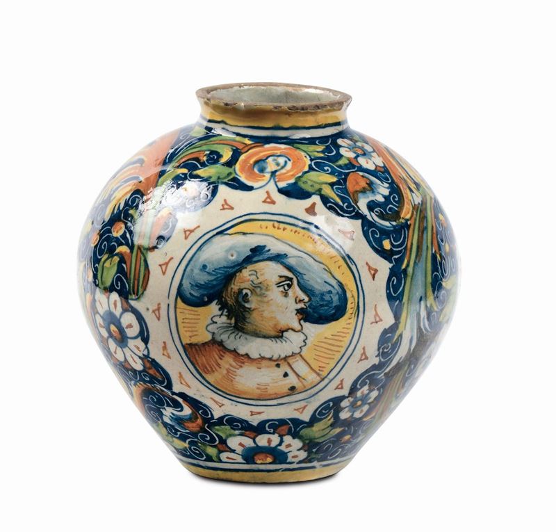 Boccia in maiolica con ritratto, Venezia XVII secolo  - Auction Furnishings and Works of Art from Important Private Collections - Cambi Casa d'Aste