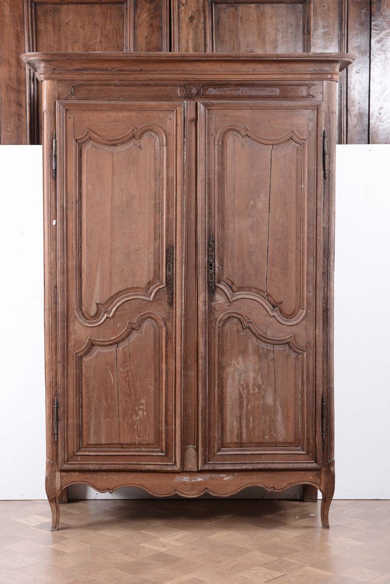 Armadio provenzale a due ante  - Auction Furnishings and Works of Art from Important Private Collections - Cambi Casa d'Aste