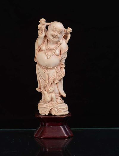 Statuina Raffigurante Buddha in Avorio, Cina Fine XIX Secolo