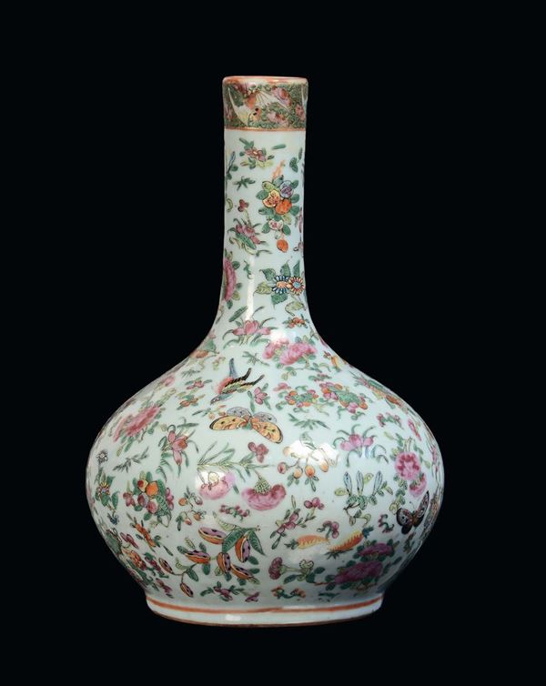 A porcelain bottle with polychrome enamels, Famille Rose, China, Canton, Qing Dynasty,  19th century