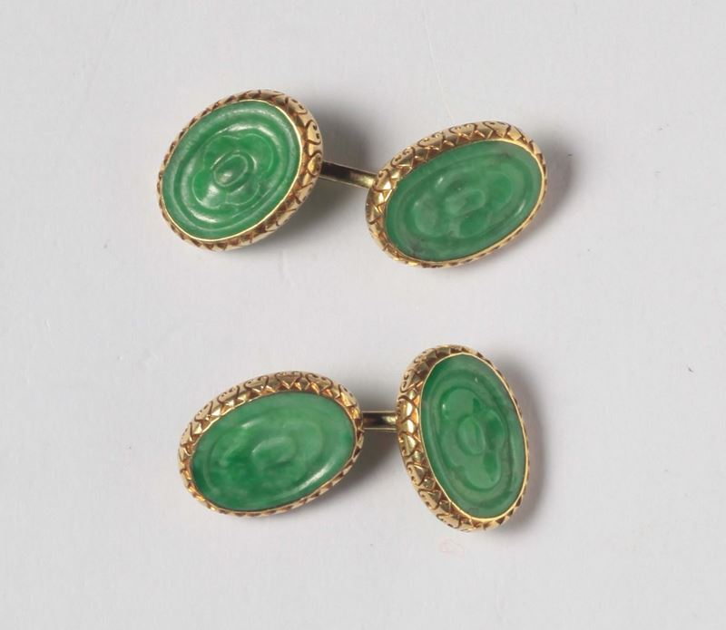 A pair of natural jadeite cufflinks  - Auction Silvers and Jewels - Cambi Casa d'Aste