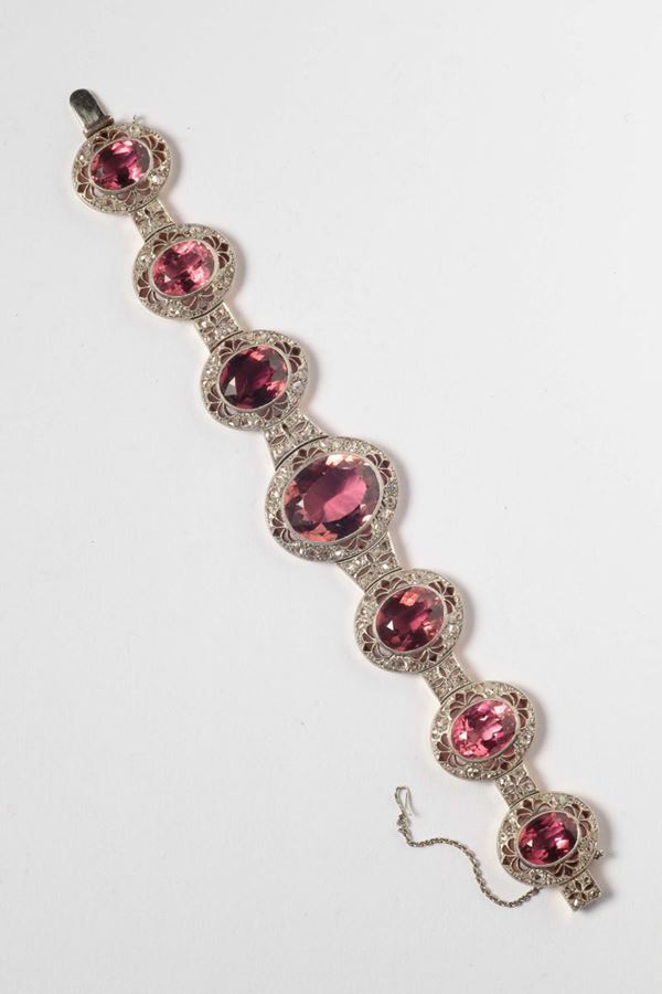 A pink tourmaline bracelet. 1910 circa
