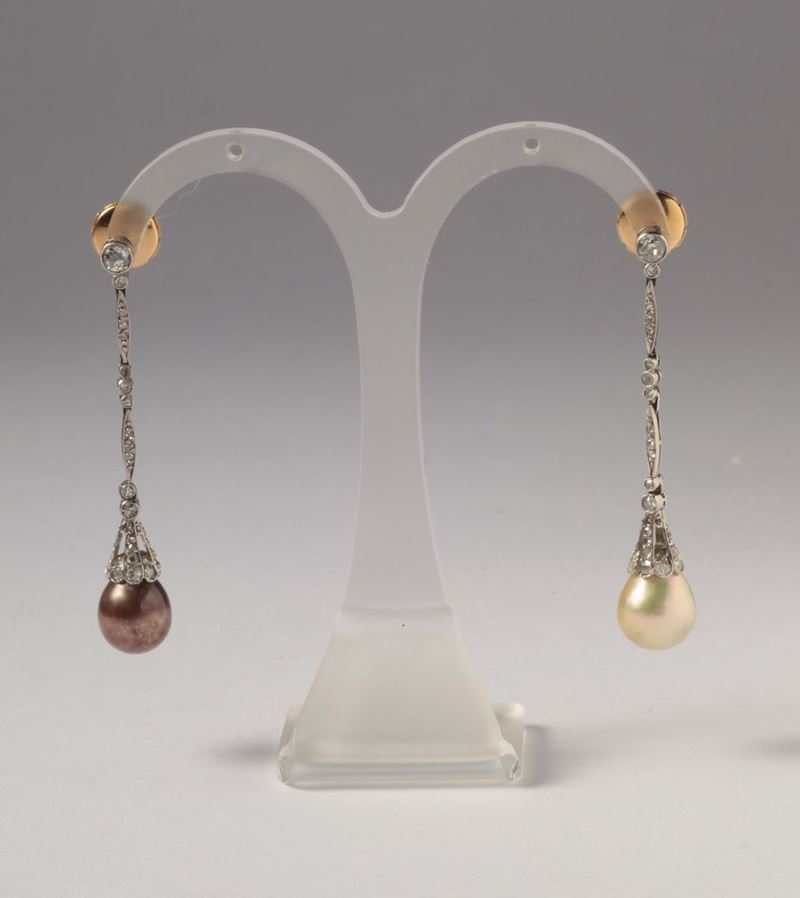 A pair of natural pearl and diamond pendant earrings  - Auction Silver, Ancient and Contemporary Jewels - Cambi Casa d'Aste