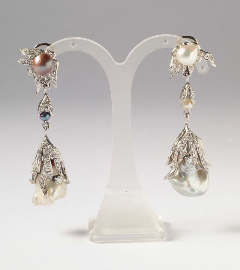 A pair of cultured pearl and diamond earrings  - Auction Silver, Ancient and Contemporary Jewels - Cambi Casa d'Aste