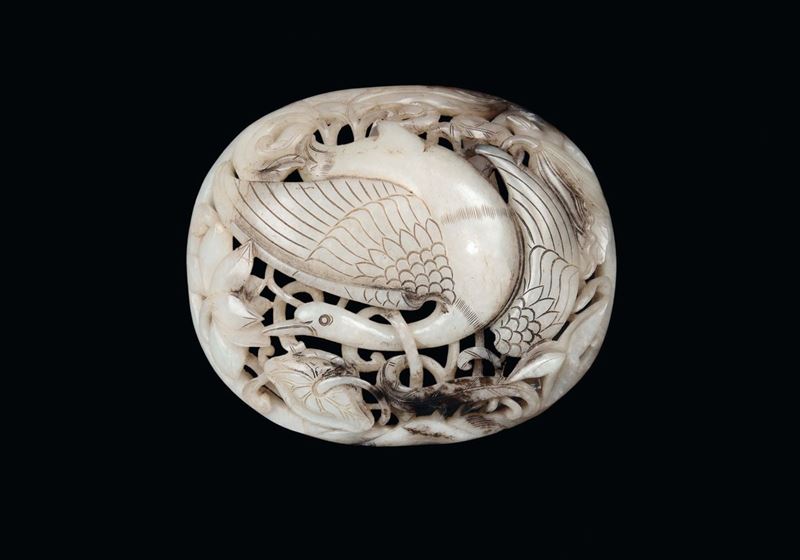 Rara placca in giada bianca  traforata a motivi vegetali e anatra, Cina Dinastia Yuan (1279-1368)  - Asta Fine Chinese Works of Art - Cambi Casa d'Aste