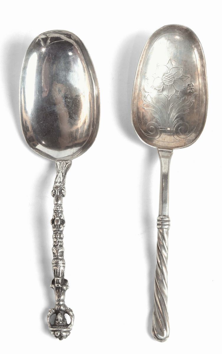 Due cucchiai in argento, Venezia XVII secolo e Palermo anno 1700  - Asta Argenti e Gioielli Antichi e Contemporanei - Cambi Casa d'Aste