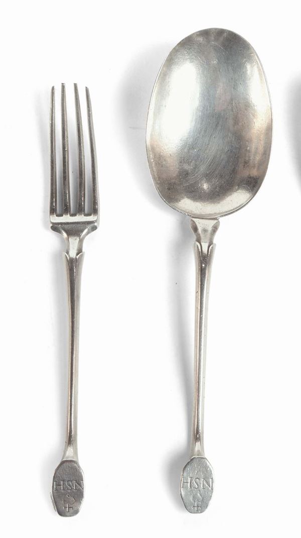 Cucchiaio e forchetta in argento fuso e sbalzato, Roma inizio XVIII secolo