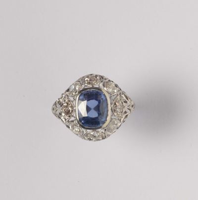 Anello con Spinello Sintetico