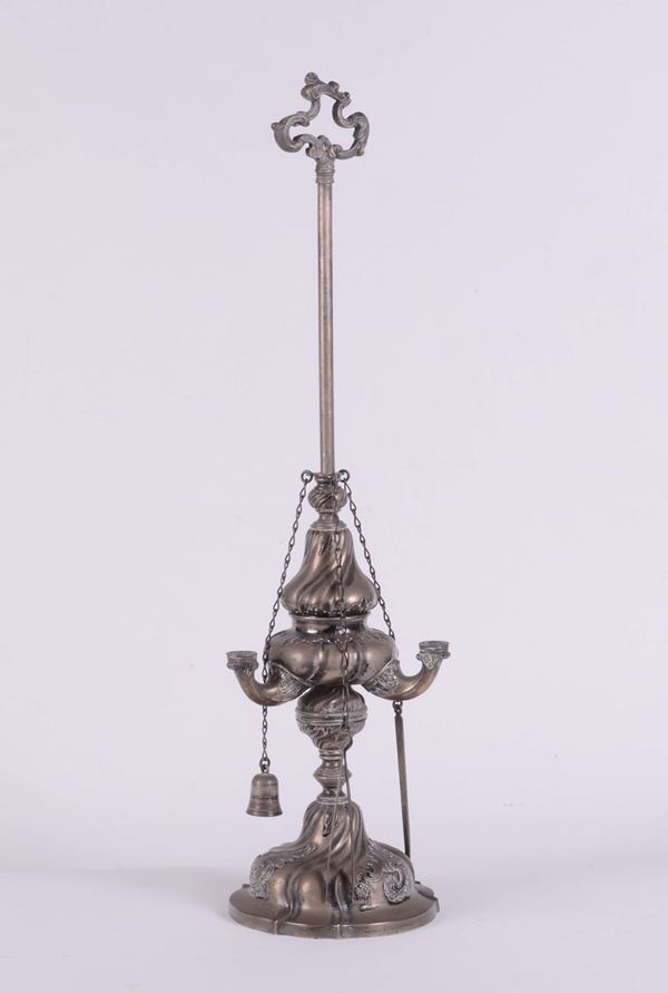 Lucerna in argento in stile barocchetto, XX secolo