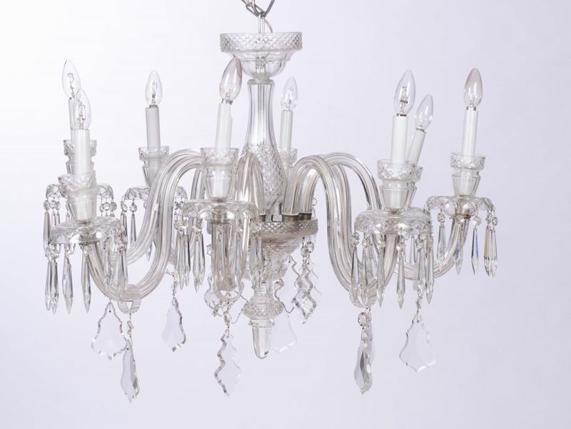 Lampadario in cristallo a otto luci  - Asta Arredi e Oggetti d'Arte da Importanti Collezioni Private - Cambi Casa d'Aste