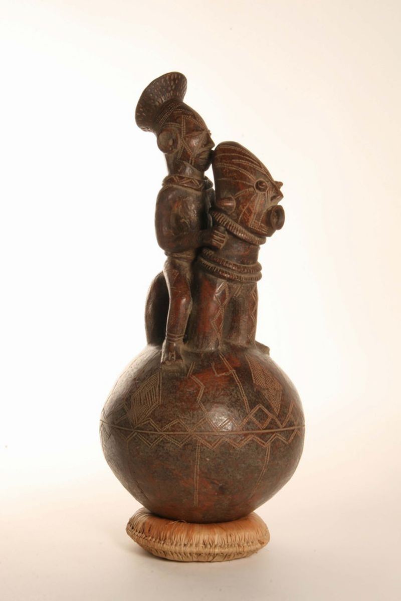 Vaso rituale MANGBETU (Rep. Democratica del Congo)  - Asta Arte Africana - Cambi Casa d'Aste