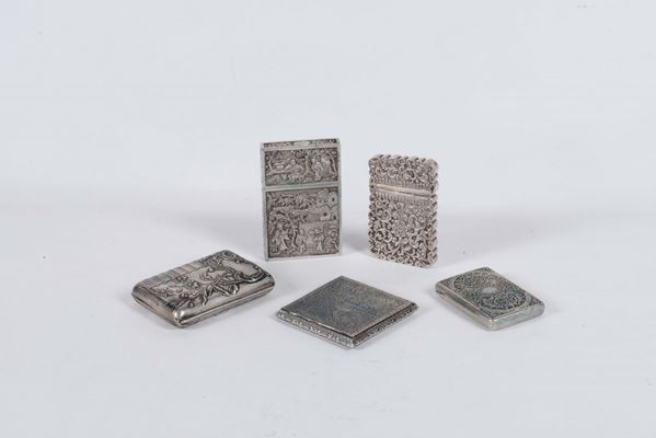 Lotto di cinque portabiglietti differenti in argento