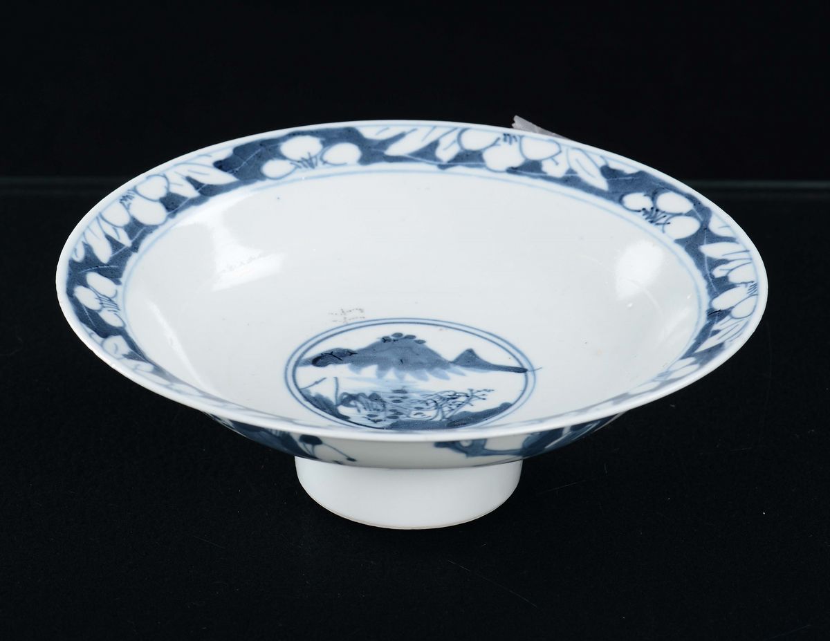 Lotto Composto da Tre Vasetti Wedgwood