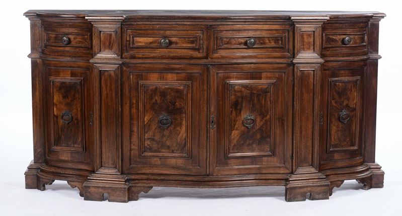 Credenza in noce intagliato in stile seicentesco  - Auction Furnishings and Works of Art from Important Private Collections - Cambi Casa d'Aste
