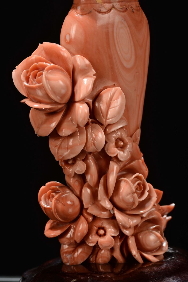 Porta Profumo in Corallo con Decoro Floreale, Cina, XIX Secolo