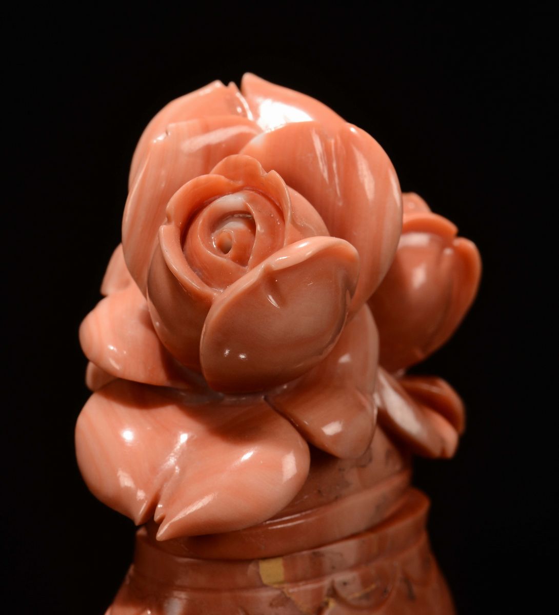 Porta Profumo in Corallo con Decoro Floreale, Cina, XIX Secolo