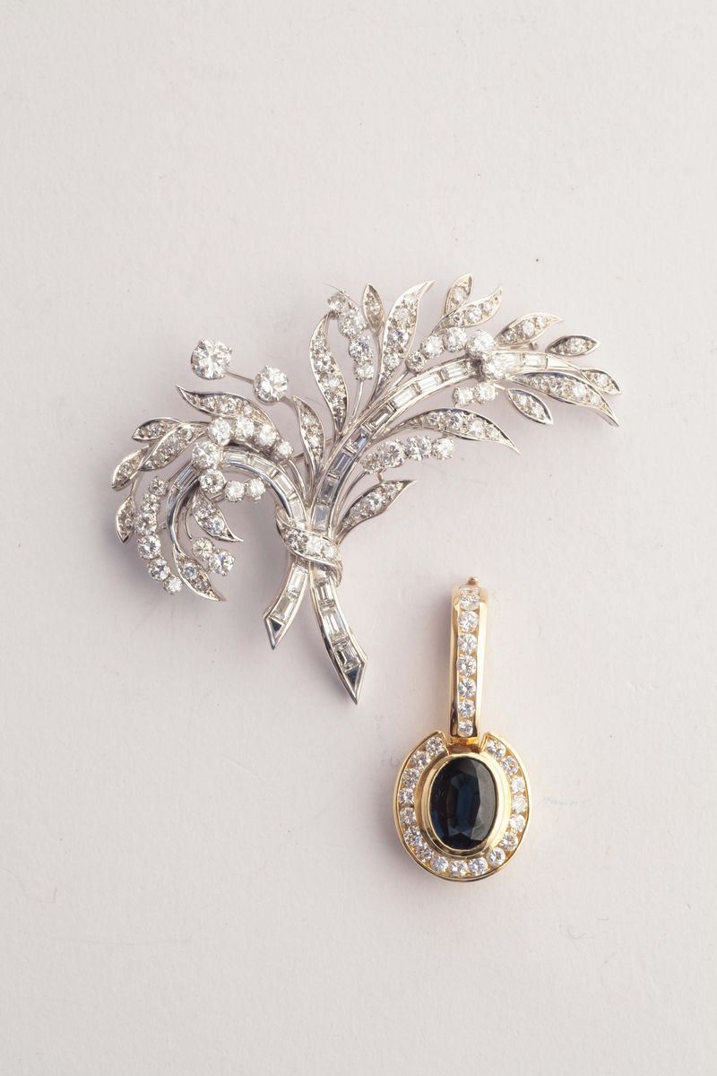 Lotto composto da pendente e spilla con diamanti e zaffiro  - Auction Ancient and Contemporary Jewelry and Watches - Cambi Casa d'Aste