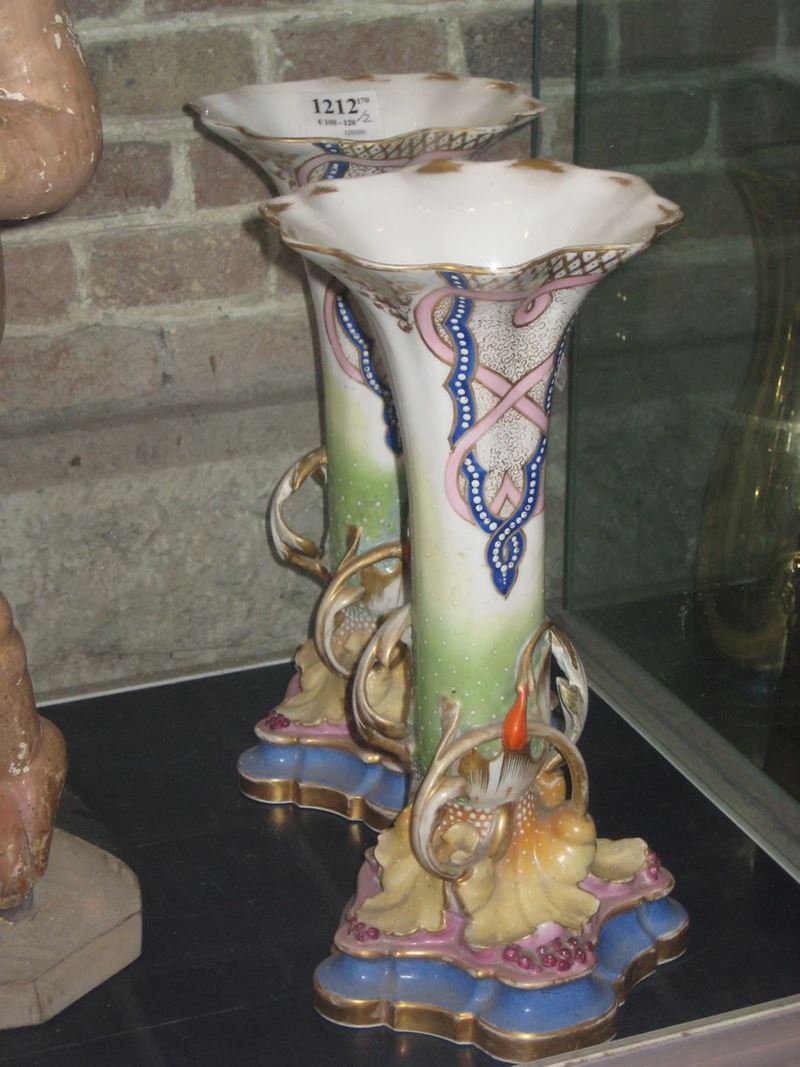Due vasi a tromba Liberty  - Asta Arredi e Oggetti d'Arte da Importanti Collezioni Private - Cambi Casa d'Aste