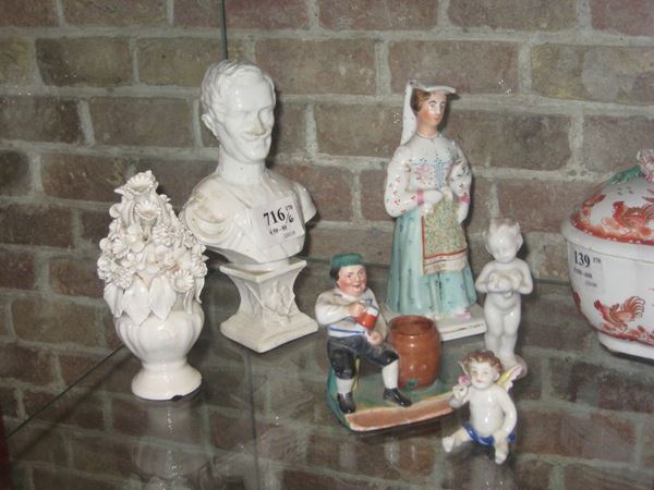 Lotto di figurine in porcellana